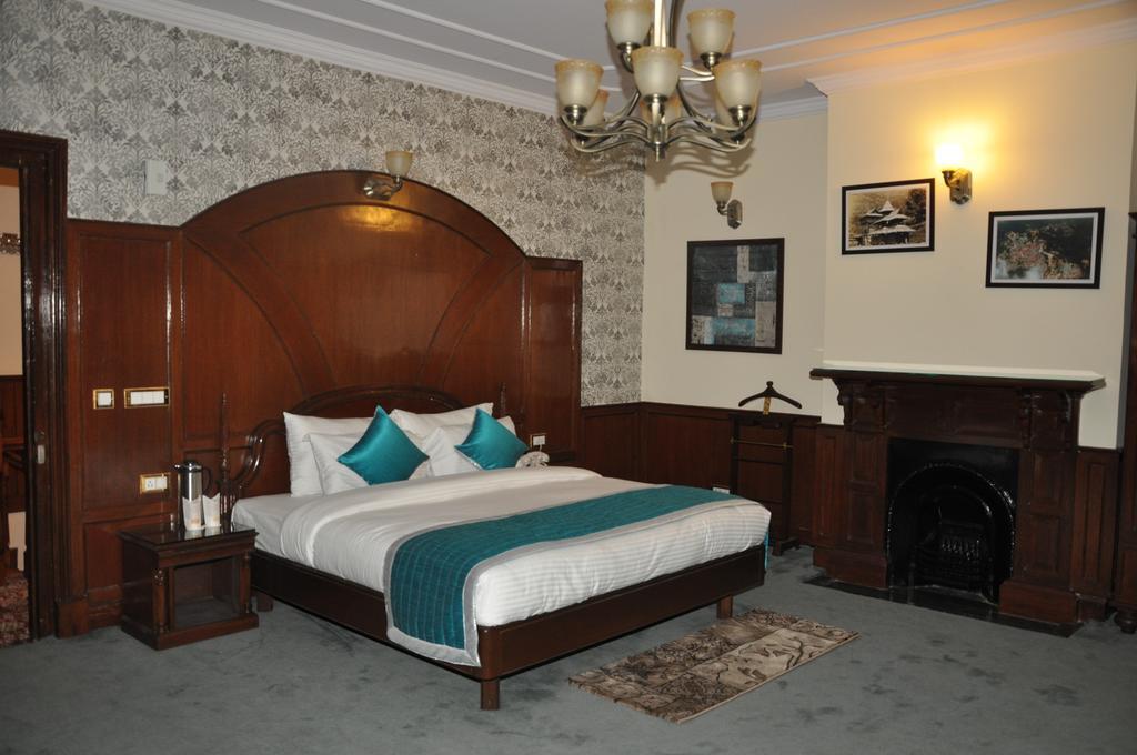 Hotel Southgate Simlá Kültér fotó