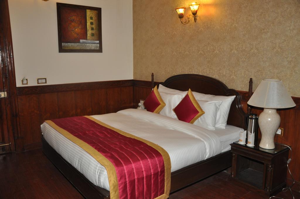 Hotel Southgate Simlá Kültér fotó