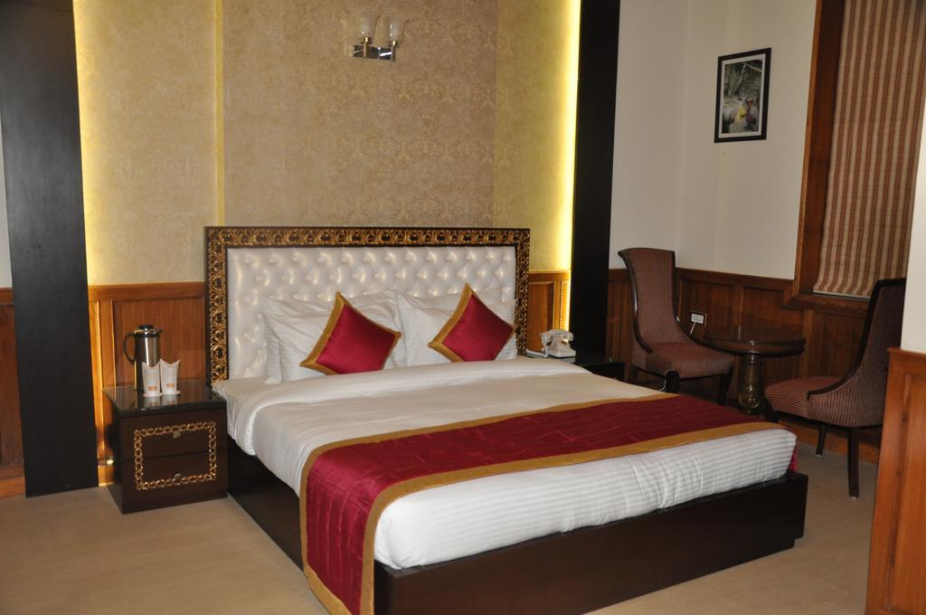 Hotel Southgate Simlá Kültér fotó