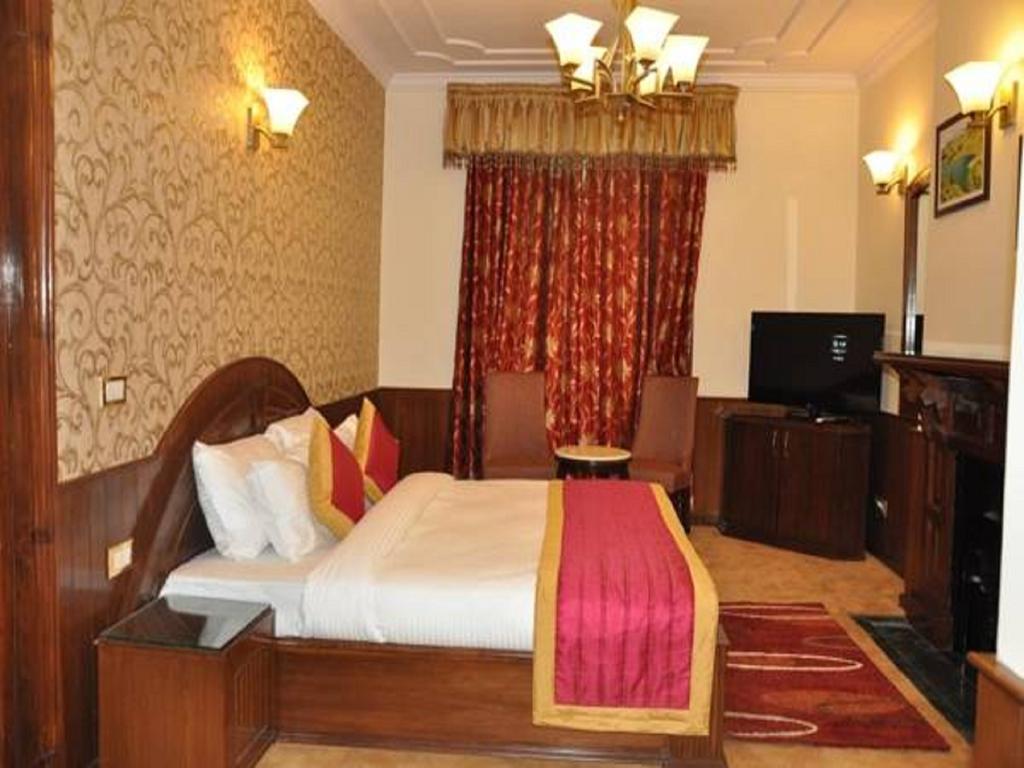 Hotel Southgate Simlá Kültér fotó