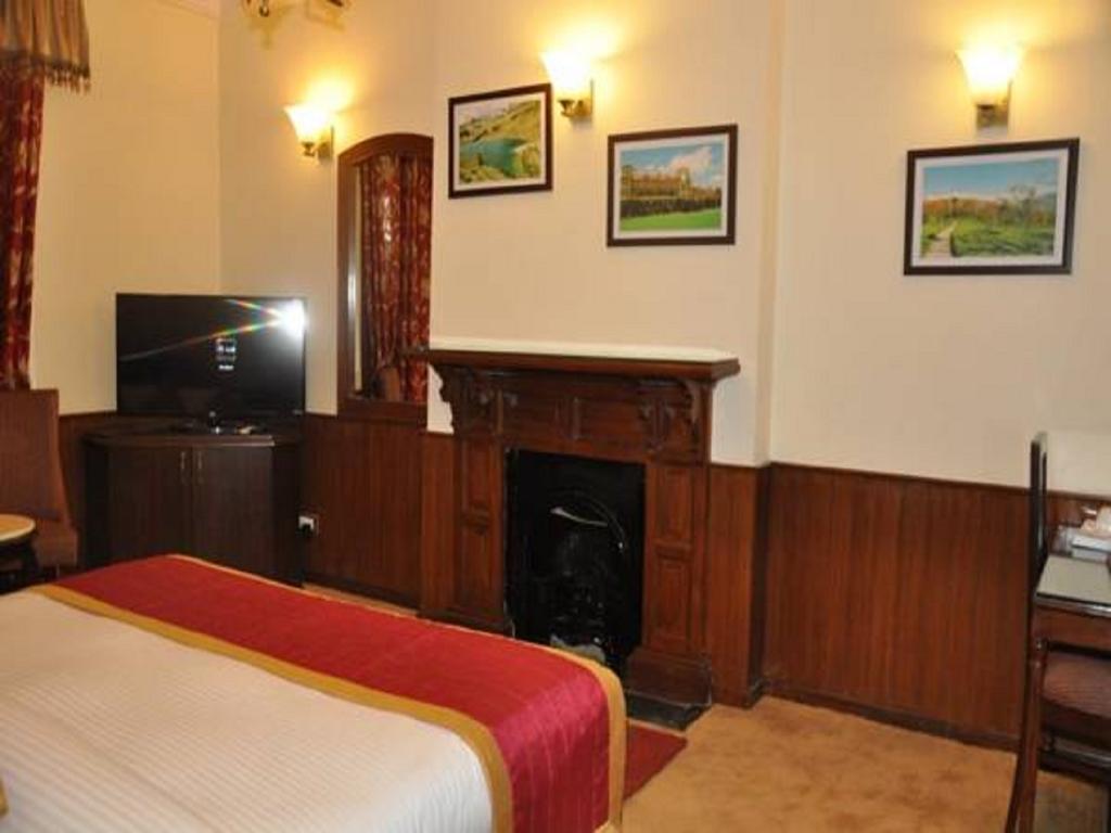 Hotel Southgate Simlá Kültér fotó